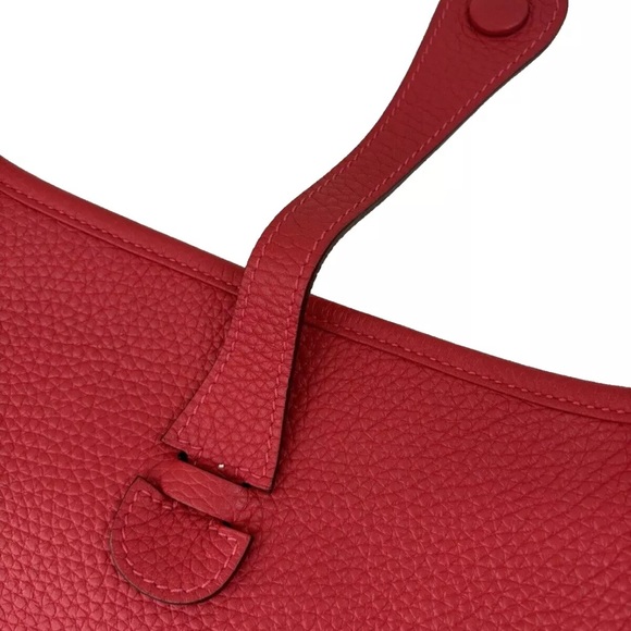 AUTH 2023 HERMES H GHW EVELYNE III PM ROUGE VIF CLEMENCE CROSSBODY SADDLE BAG - Picture 4 of 16